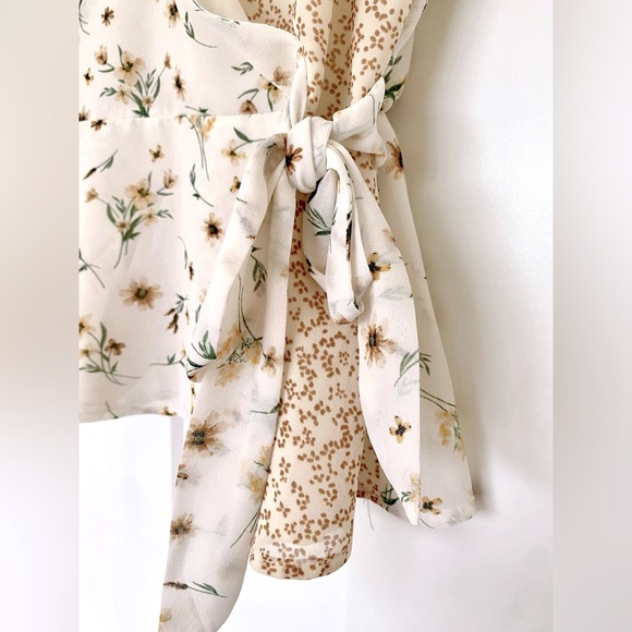 Paper Crane Cream Floral Mix Print Sleeveless Wrap Front Peplum Blouse sz Large - Picture 5 of 7